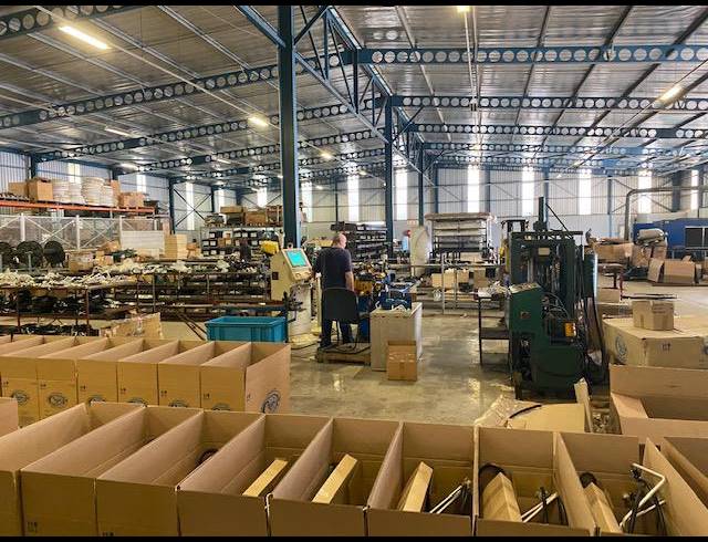 2,493M² WAREHOUSE TO LET IN GLEN ANIL